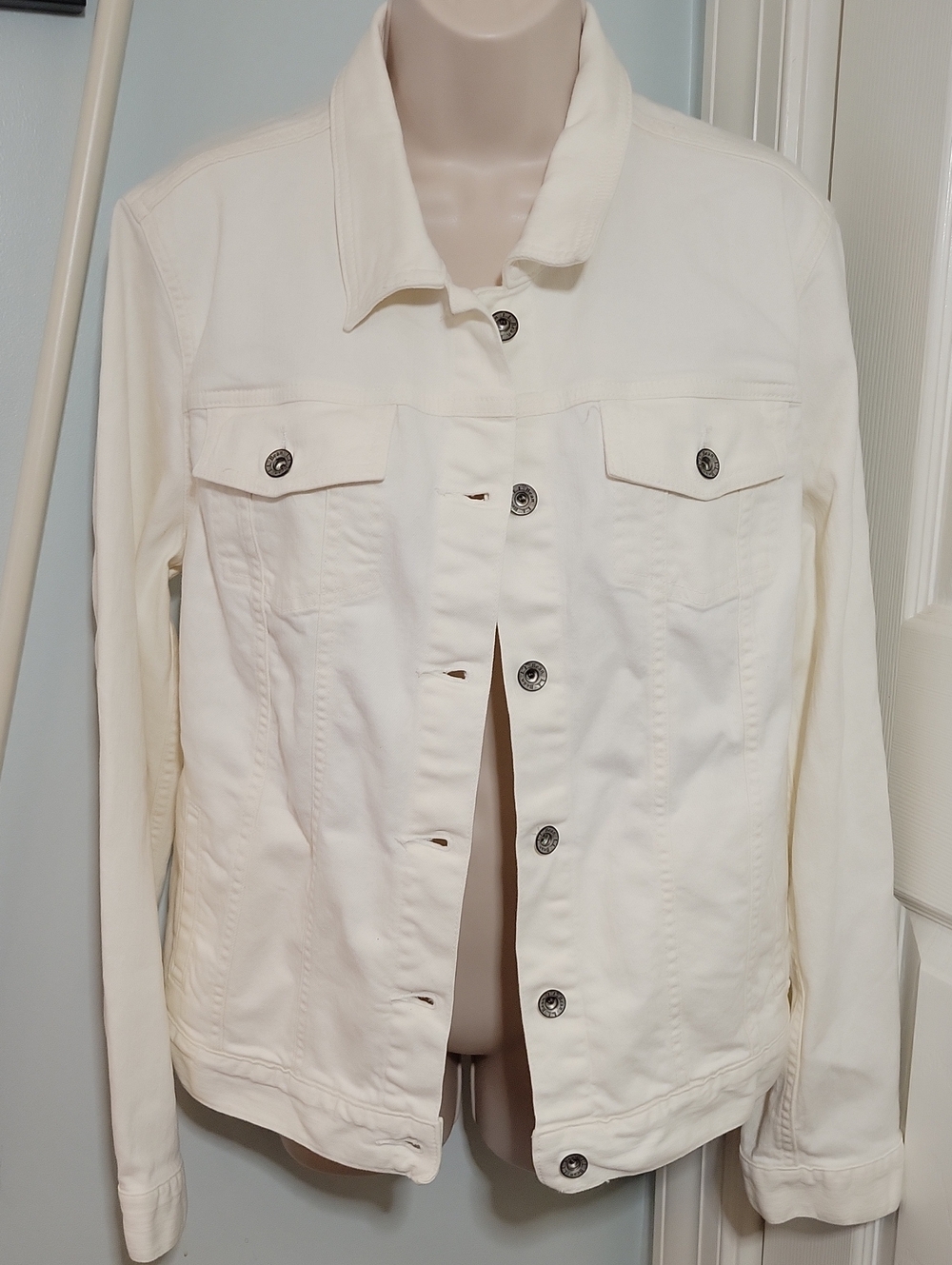 LL Bean Classic Ivory or Cream Denim Jacket Size Large